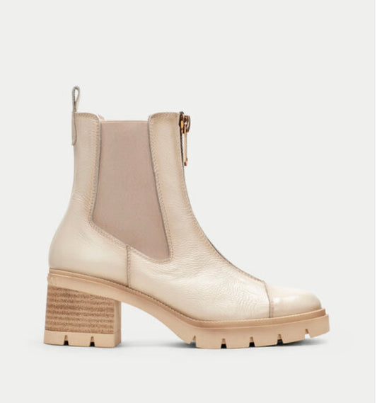 Hispanitas cream leather Chelsea boot