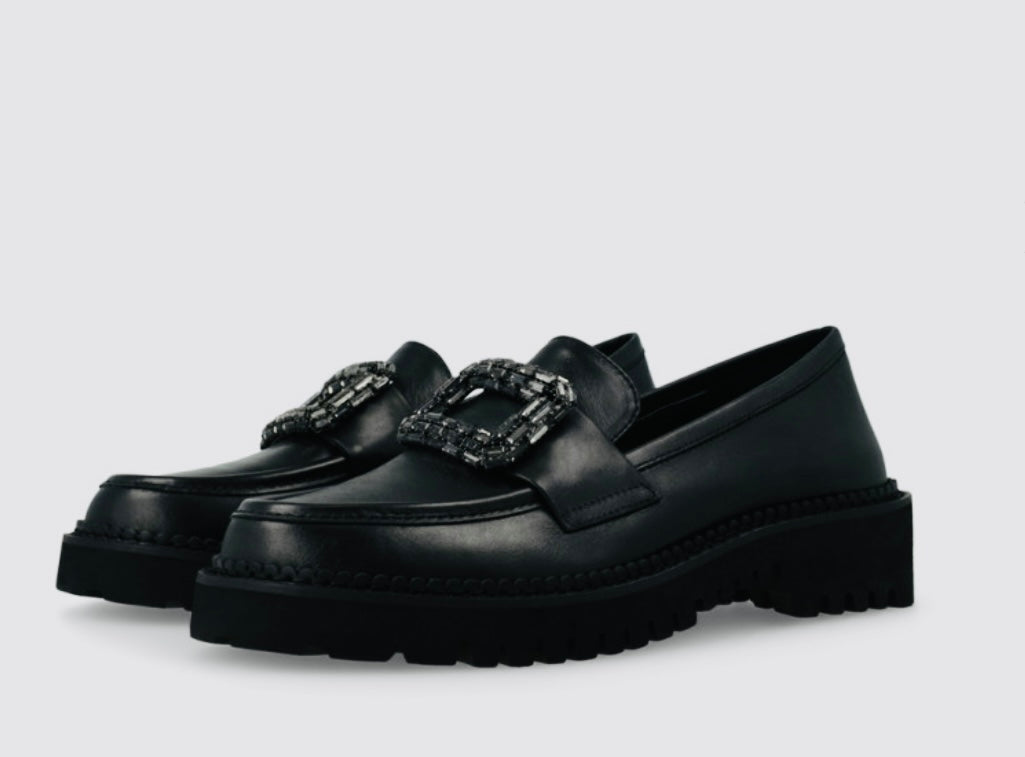 Lodi black leather loafer