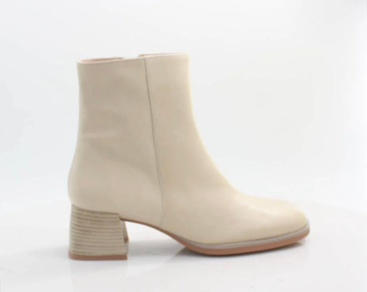 Hispanitas cream leather ankle boots