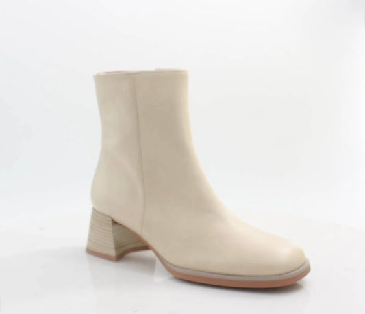 Hispanitas cream leather ankle boots