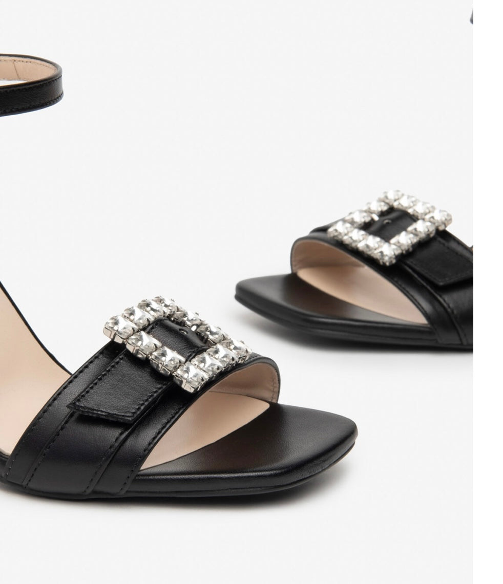 NeroGiardini black leather sandal